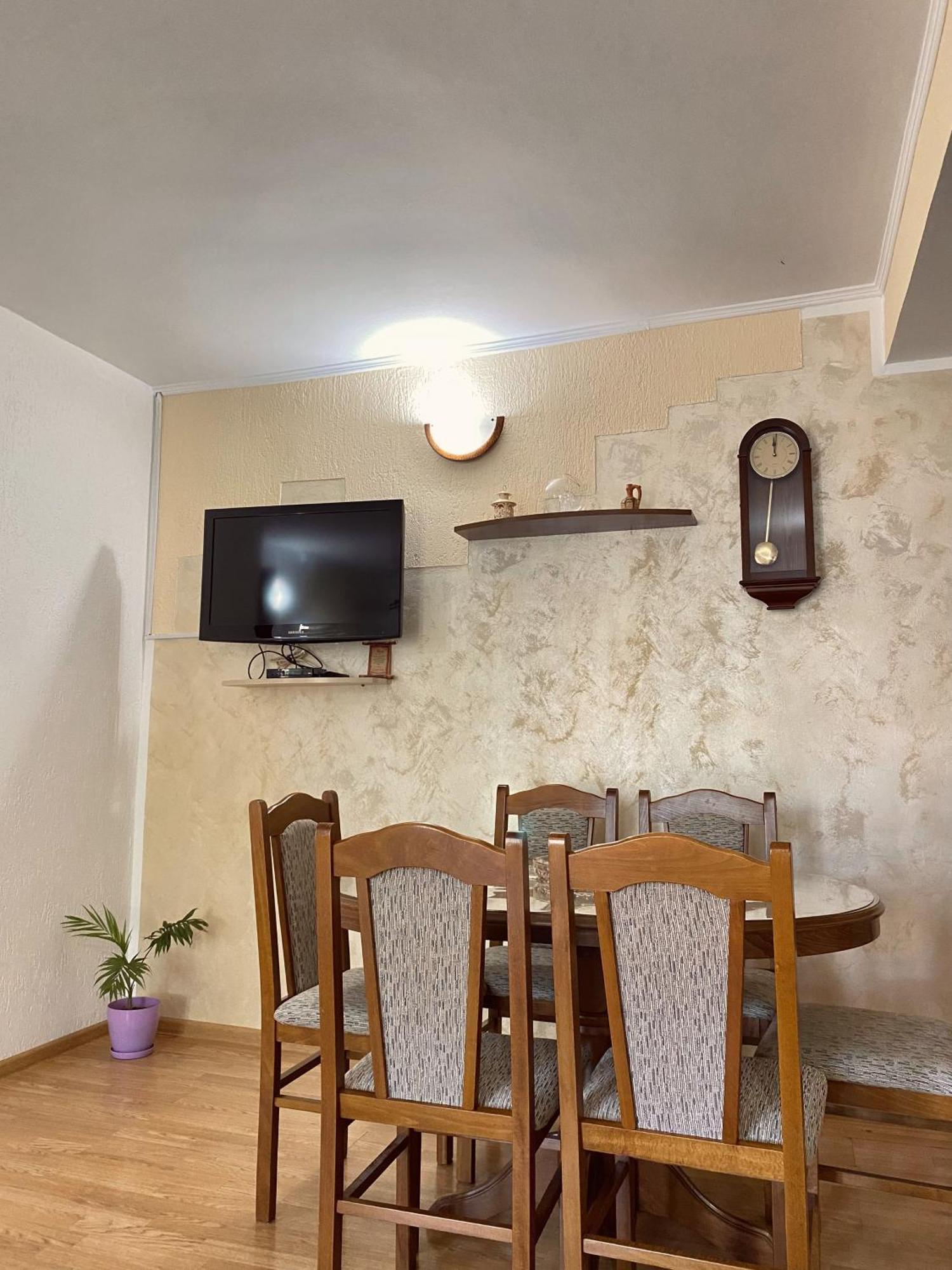 Apartman Konatar Cetinje Luaran gambar